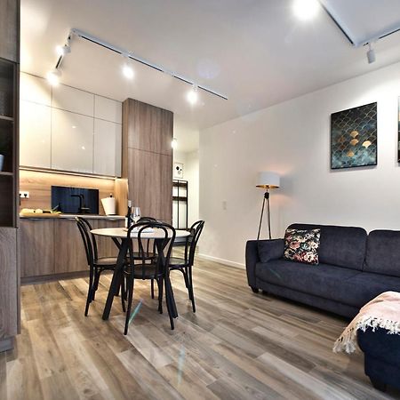 Goclaw P&O Serviced Apartments Varsovia Exterior foto
